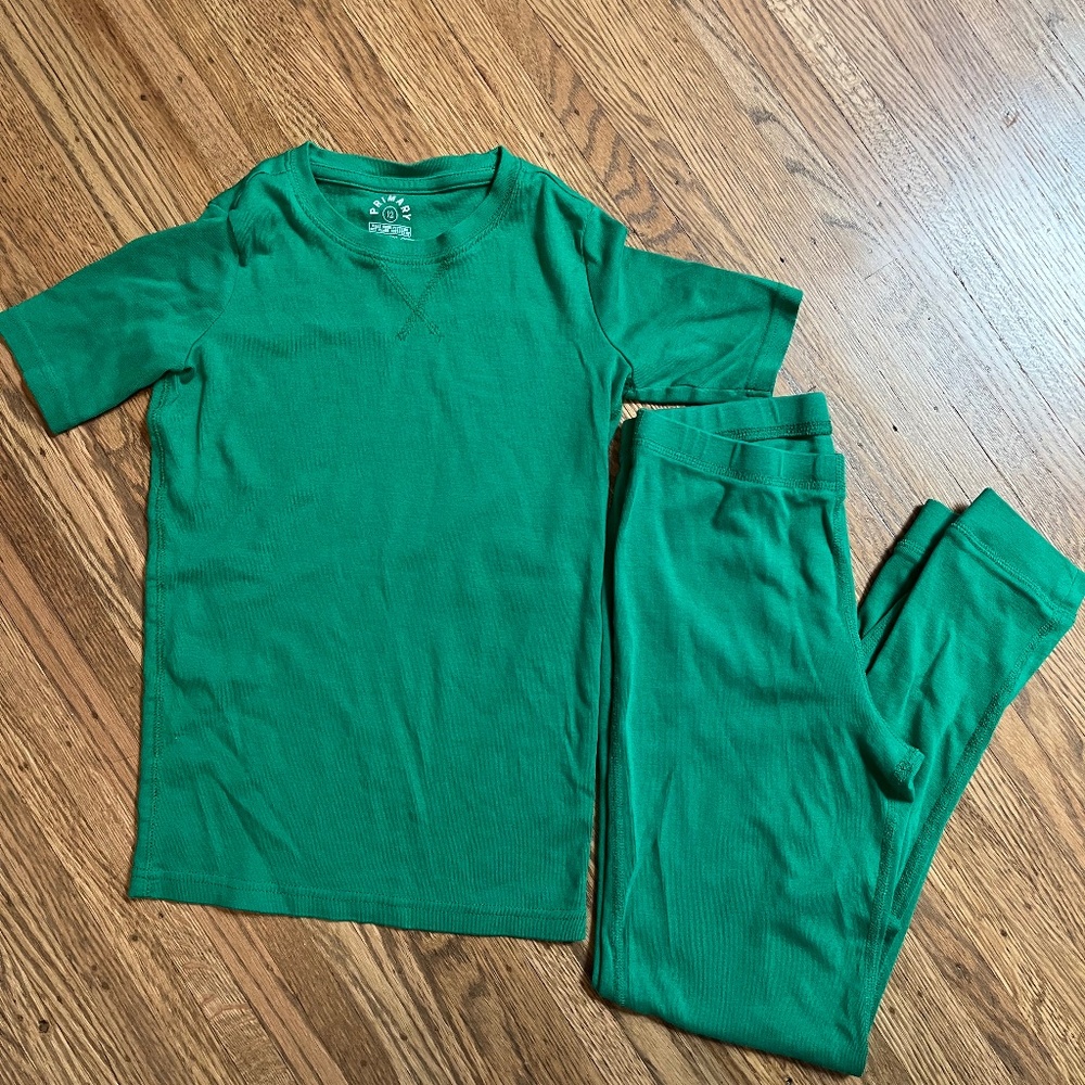 Like new Primary pajamas